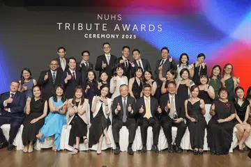 Majlis Anugerah Penghormatan Sistem Kesihatan Universiti Nasional (NUHS) 2025 meraikan kecemerlangan penjagaan pesakit, penyelidikan dan pendidikan. Acara ini dihadiri Timbalan Perdana Menteri merangkap Menteri Perdagangan dan Perusahaan, Encik Gan Kim Yong, sebagai tetamu terhormat.