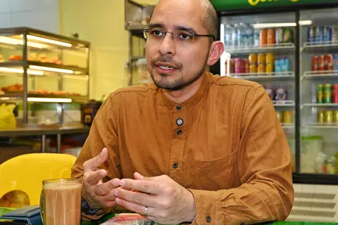 Dr Syed Harun Alhabsyi berkata datuknya, ustaz terkenal dan pemimpin masyarakat, Allahyarham Syed Abdillah Aljufri, menjadi sumber inspirasi baginya untuk melakukan kerja relawan sejak remaja hingga hari ini.