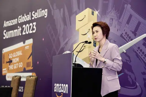 BERI SOKONGAN: Menteri Negara (Perdagangan dan Perusahaan), Cik Low Yen Ling berkata perusahaan Singapura berada dalam kedudukan yang baik untuk menjual kepada pasaran global dan Amerika di Sidang Kemuncak Jualan Global Amazon 2023 (Asia Tenggara) di Pusat Konvensyen dan Ekspo Sands pada 11 Oktober. 