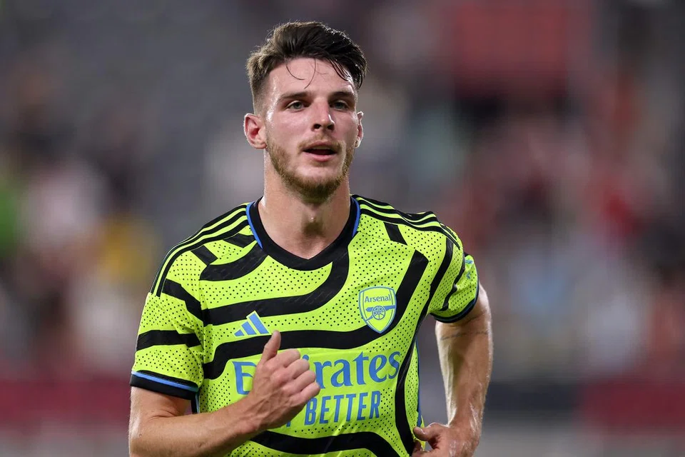 KUKUHKAN PASUKAN: Pemain midfield baru Arsenal, Declan Rice, ingin membantu kelab itu menjulang trofi bagi musim yang akan datang. 