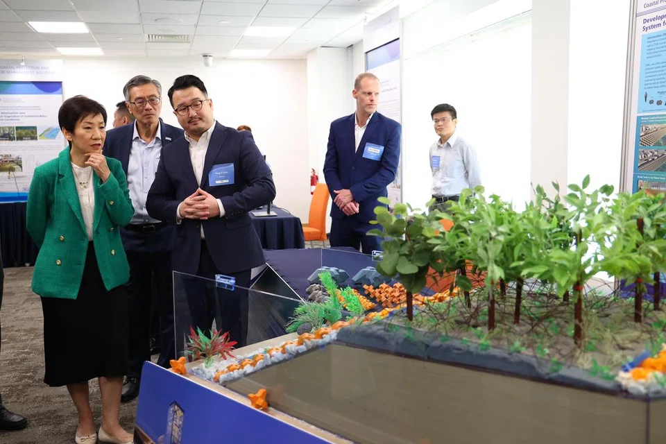 LINDUNGI PANTAI, URUS BANJIR: Cik Grace Fu di Institut Perlindungan Pantai dan Ketahanan Banjir (CFI) Singapura yang dilancarkan oleh agensi air kebangsaan PUB dan Universiti Nasional Singapura (NUS) pada Khamis. 