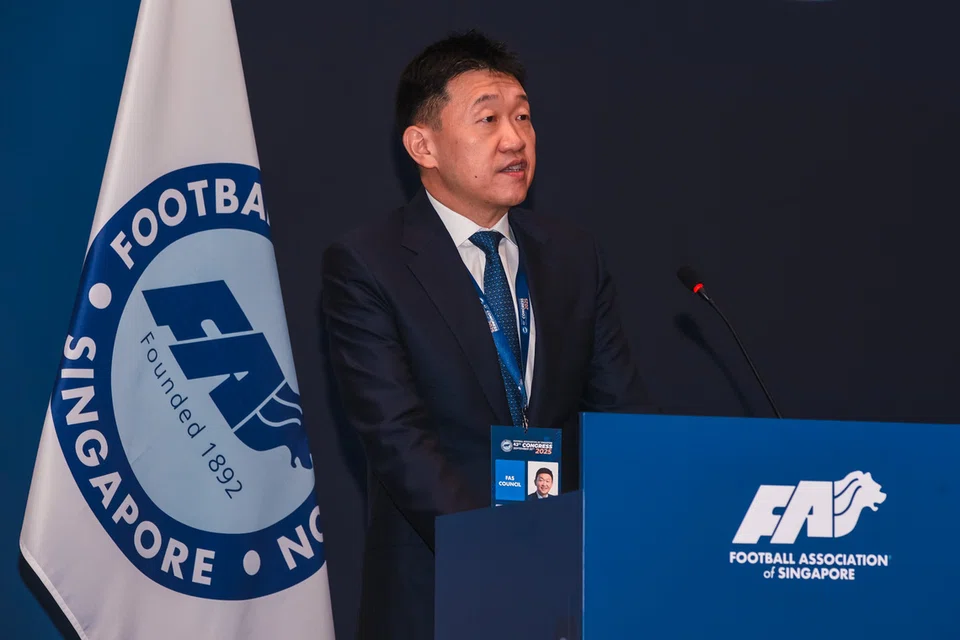 Presiden Persatuan Bola Sepak Singapura (FAS) Forrest Li, berkata prestasi pasukan nasional penting untuk menyemarak semangat dan mengembalikan kebanggaan terhadap bola sepak setempat. 