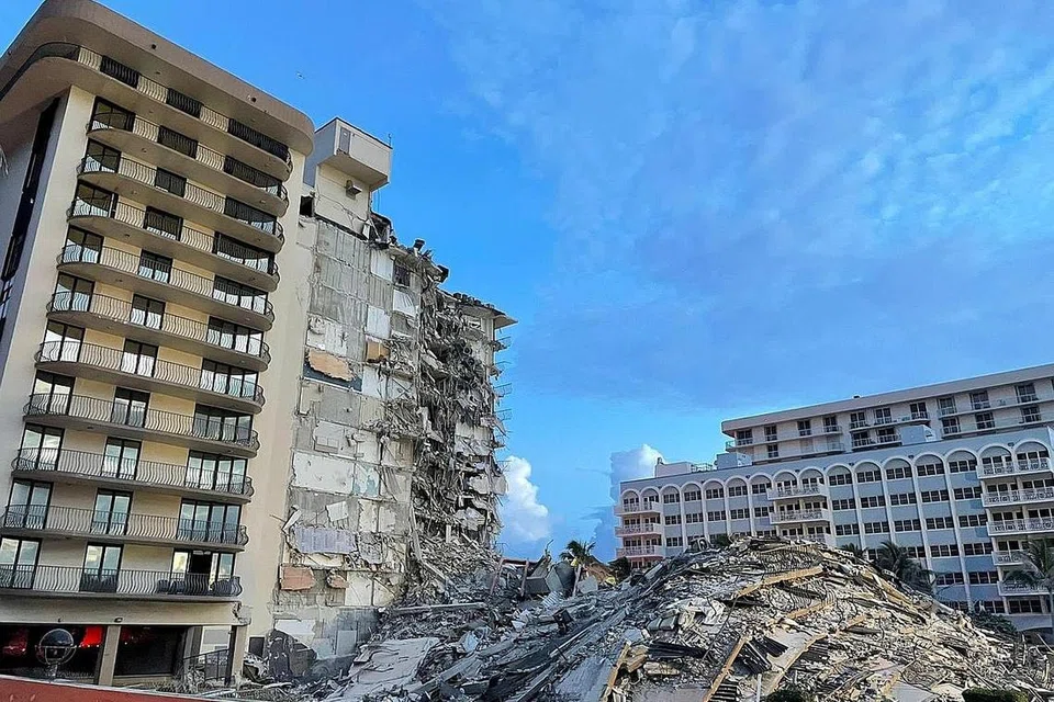 BENCANA RUNTUHAN: Bangunan 12 tingkat di Miami yang runtuh itu mempunyai lebih 130 unit, kira-kira 80 daripadanya dihuni. - Foto REUTERS