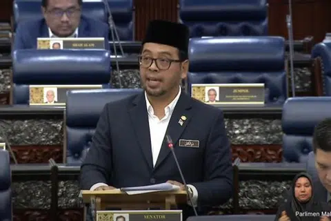 Timbalan Menteri di Jabatan Perdana Menteri (Hal Ehwal Agama), Encik Zulkifli Hasan.