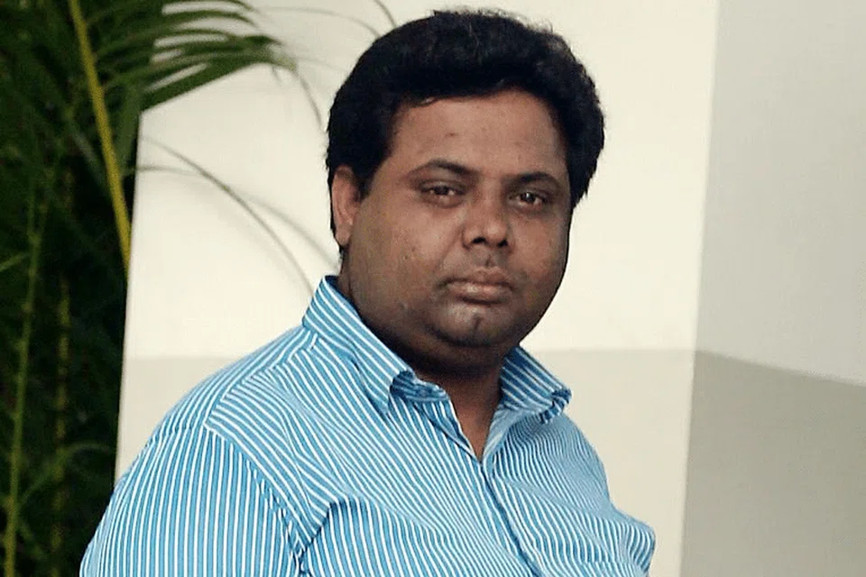 Vijayan Mathan Gopal (gambar) didapati bersalah mencabul kehormatan seorang pramugari Scoot dengan menyentuh punggungnya, meletakkan tangannya di paha kanan pramugari berkenaan serta menutup muka wanita tersebut dengan tangannya 