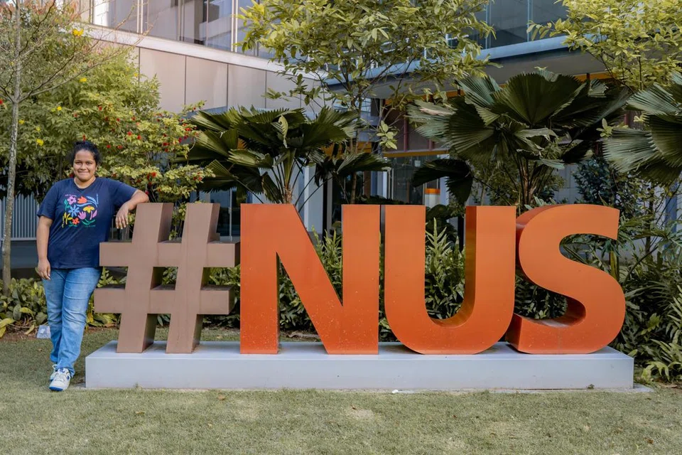 PAMERAN PENJAGAAN PALIATIF: DI bawah usaha “Project Happy Apples”, Ajlaa Farhana, 20 tahun, dan rakan sepasukannya sedang membuat persiapan untuk satu pameran penjagaan paliatif yang akan diadakan di JEM pada 30 June 2023 hingga 2 Julai 2023, 10 pagi hingga 8 petang. 