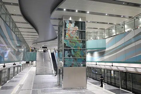 KEMUDAHAN PERKHIDMATAN: Hampir separuh daripada stesen laluan CRL akan dijadikan stesen pertukaran dan dirangkaikan dengan laluan keretapi lain, termasuk stesen MRT Bright Hill di laluan Thomson-East Coast untuk memudahkan perjalanan penumpang. - Foto fail