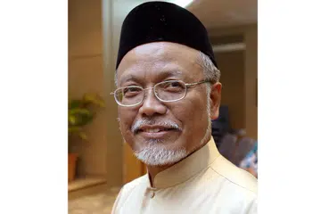 USTAZ PASUNI MAULAN