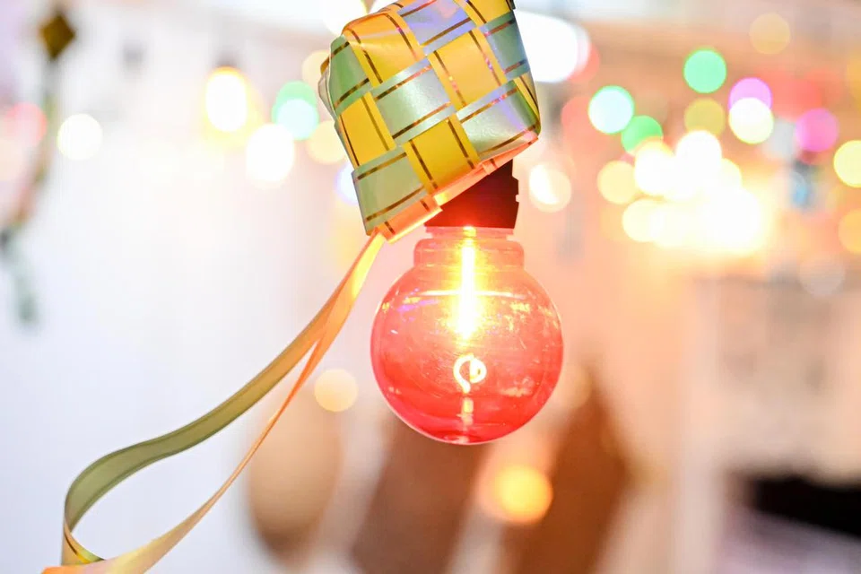 Lampu laplip.