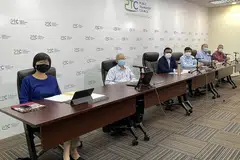 ELAK BEBANI PENUMPANG: Pengerusi PTC Richard Magnus (tiga dari kiri) berkata keputusan itu diambil bagi mengurangkan beban ke atas penumpang dalam keadaan Covid-19. - Foto PTC