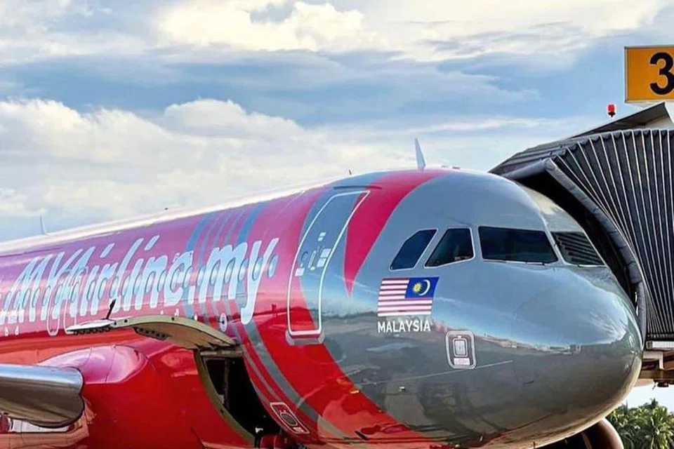 DIGANTUNG LESEN: Pihak Berkuasa Penerbangan Awam Malaysia (CAAM) telah menggantung Sijil Perakuan Pengendali Udara (AOC) syarikat penerbangan MYAirline Sdn Bhd selama 90 hari berkuat kuasa Isnin.