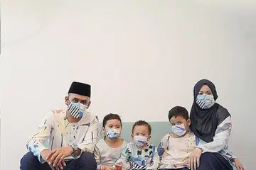TREND MENARIK: Jenama fesyen Andrianna Yariqa memperkenalkan koleksi baju kurung yang dipadankan bersama baju kurung. - Foto ANDRIANNA YARIQA