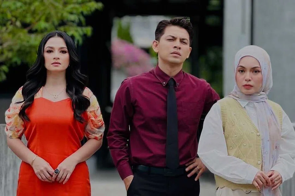 Izzue Islam, watak antagonis, lakonan