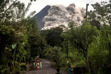 FOTO LEDAKAN GUNUNG MERAPI oleh AFP/AGUNG SUPRIYANTO
