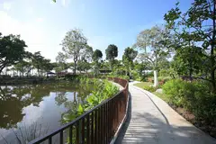 TAMAN KESEJAHTERAAN KPMG: Taman di Kawasan D East Coast Park ini seluas sekitar satu setengah padang bola sepak dan mengambil masa kira-kira dua tahun untuk dibina. 