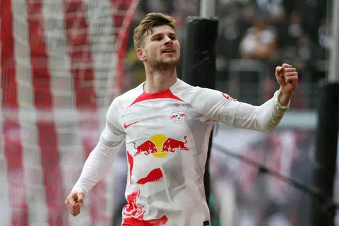KEMBALI KE ENGLAND: Setelah mewakili Chelsea selama dua musim yang agak mengecewakan, Timo Werner kembali ke England untuk membuktikan dirinya sekali lagi, kali kini, bersama Tottenham Hotspur. 