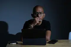 KONGSI PANDUAN FILEM BAIK: Pengarah M. Raihan Halim antara anggota juri bagi peraduan filem pendek musim ini, Anugerah Pembikin Filem ciNE65. - Foto BH oleh KHALID BABA