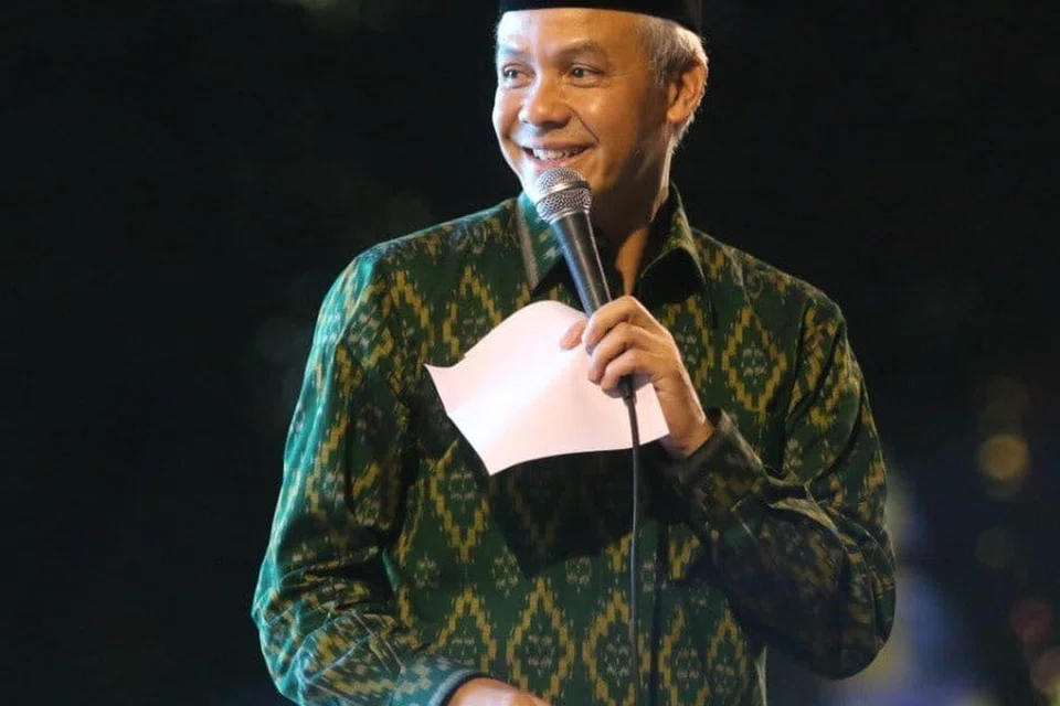 BERJIWA RAKYAT: Encik Ganjar Pranowo sering dibandingkan dengan Encik Joko ‘Jokowi’ Widodo kerana kedua-duanya tidak berasal daripada keluarga elit dan menggambarkan diri mereka sebagai ahli politik berjiwa rakyat.