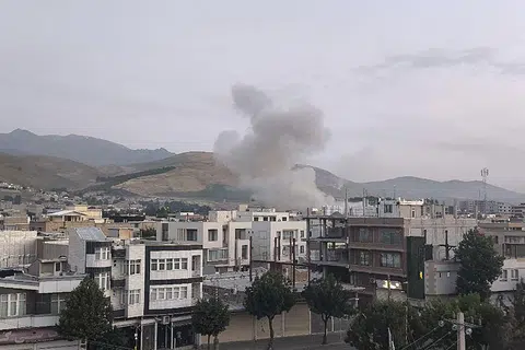 Foto edaran saluran rasmi Telegram Sepah News milik Kor Pengawal Revolusi Islam Iran (IRGC) pada 13 Jun 2025, dipercayai menunjukkan kepulan asap tebal dari sebuah lokasi yang disasarkan dalam serangan udara Israel di ibu negara Iran, Teheran, awal pagi 13 Jun. Perdana Menteri Israel, Benjamin Netanyahu, dalam satu kenyataan video pada awal pagi 13 Jun, mengesahkan bahawa Israel telah melancarkan serangan ke atas Iran dan menyatakan bahawa operasi ketenteraan terhadap republik Islam itu akan “diteruskan selama mana yang diperlukan.”