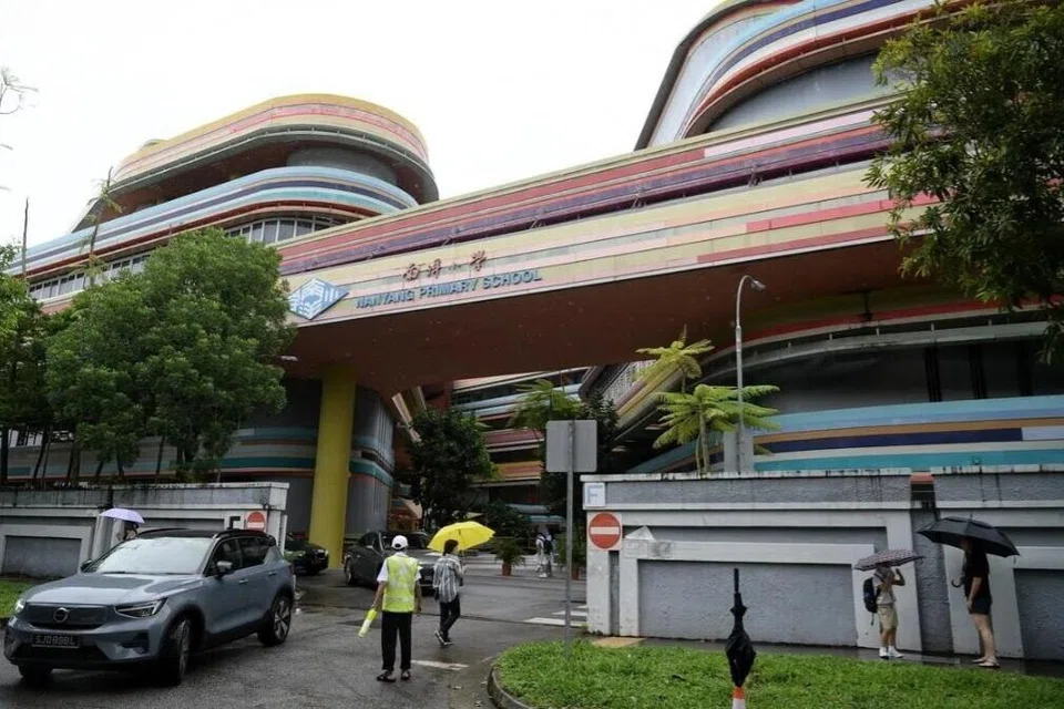 Sekolah Rendah Nanyang di Bukit Timah mencatat jumlah permohonan berlebihan tertinggi dalam Fasa 2B, dengan 52 kanak-kanak bersaing merebut 20 tempat.