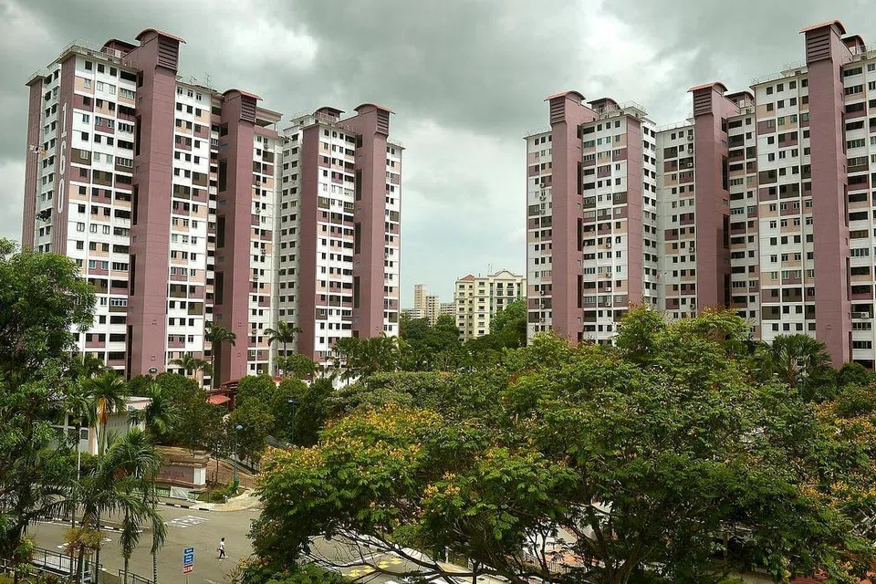 Blok 160 & 161 di Mei Ling Street ini adalah flat jenis 'point block' pertama yang dibina HDB pada 1970-an.