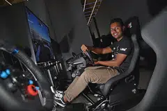 IMPIAN MENJADI NYATA: Aleef (gambar) gembira dapat melakukan sesuatu yang seronok dan digemarinya itu secara sepenuh masa selepas ditawarkan kontrak profesional oleh pasukan Legion of Racers. - Foto BH oleh JASMINE CHOONG