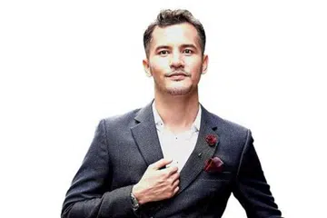 MINTA MAAF: Aliff Syukri meminta orang ramai agar tidak membabitkan keluarganya dengan video muzik 'Kelepak Kelepuk Raya', yang menerima kecaman. - Foto THE STAR