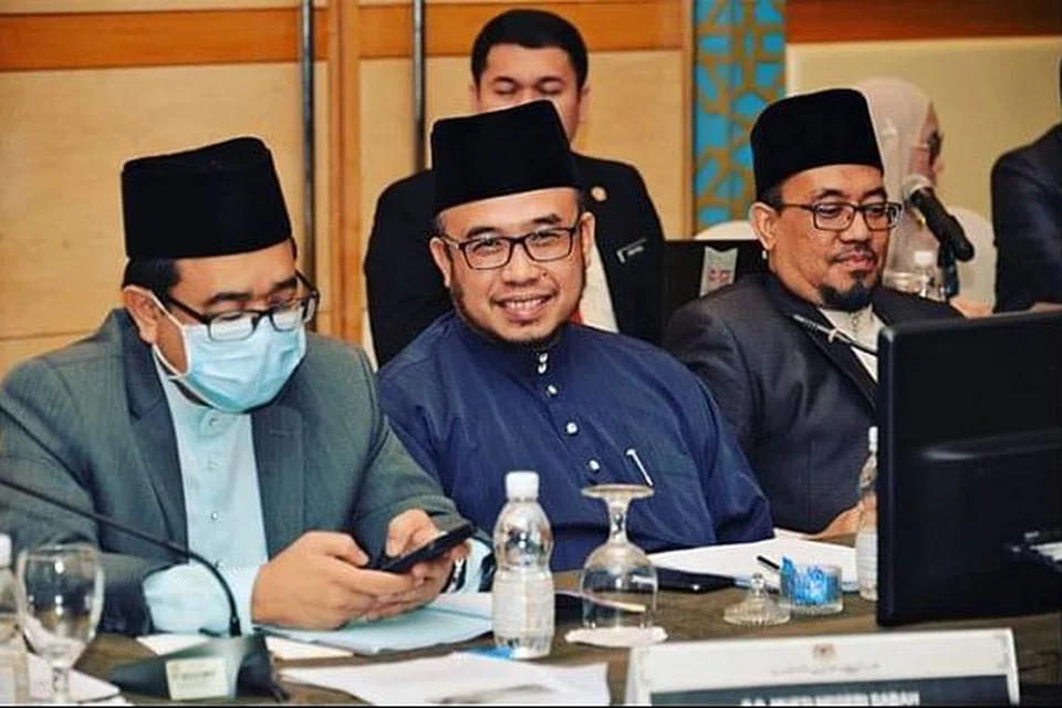 Dr Maza (tengah) berkata Jakim telah bersetuju mencadangkan agar masjid ditutup selama 10 hari untuk membendung penularan Covid-19.