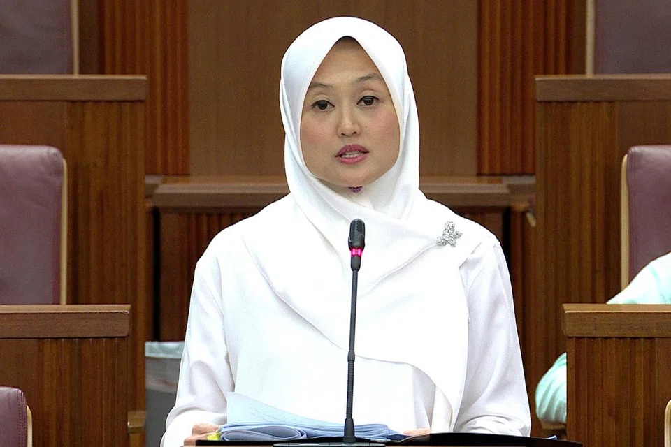 Setiausaha Parlimen Kanan, Kementerian Kesihatan merangkap Undang-undang, Cik Rahayu Mahzam.