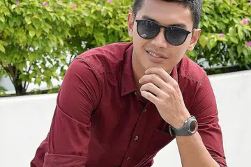 MAHU PERTINGKAT LAKONAN: Badrul Amin ingin melakonkan watak antagonis, lelaki romantik dan watak sedih yang memerlukan beliau menangis. Beliau juga mahu berusaha mempertingkat kemahiran lakonannya, dan pernah menyertai kelas lakonan yang dibimbing pelakon veteran Fauziah Nawi. - Foto ZAINAL YAHYA