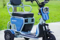 Rekaan skuter mobiliti peribadi canggih model Fiidom x 3 Wheels bukan hanya menarik bahkan mudah digunakan. 