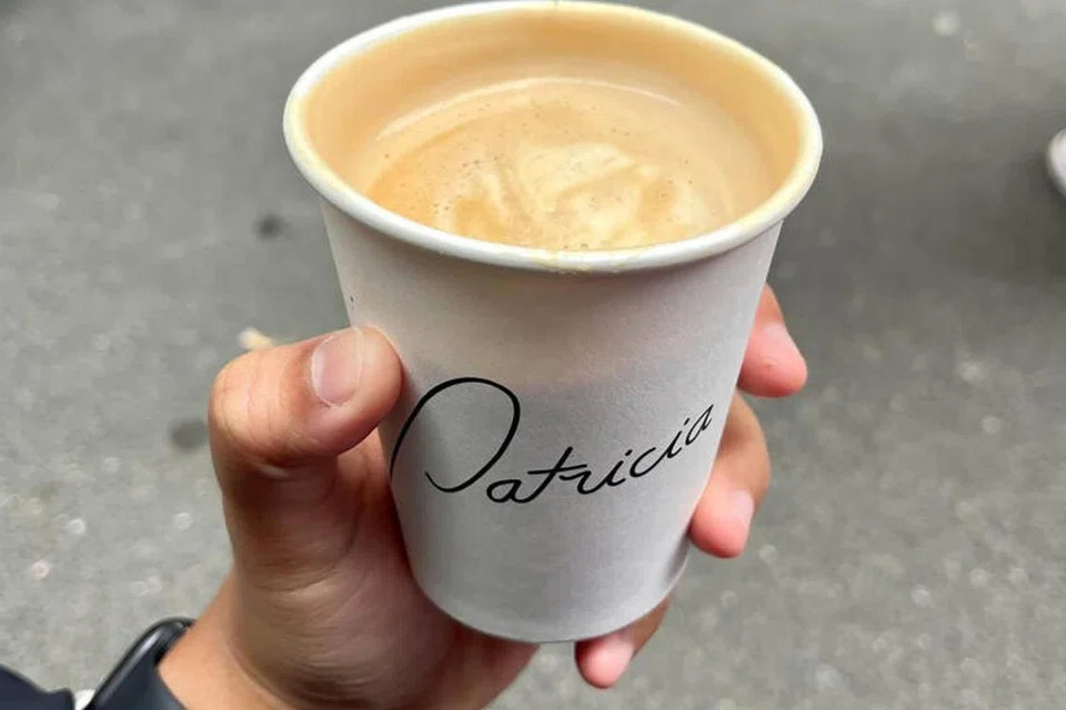 LAZAT: Kopi ‘latte’ yang disajikan di Patricia Coffee Brewers.