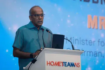 Menteri Ehwal Dalam Negeri merangkap Undang-Undang, Encik K Shanmugam, bercakap pada majlis Anugerah HomeTeamNS yang diadakan di rumah kelab HomeTeamNS Khatib pada 3 April.