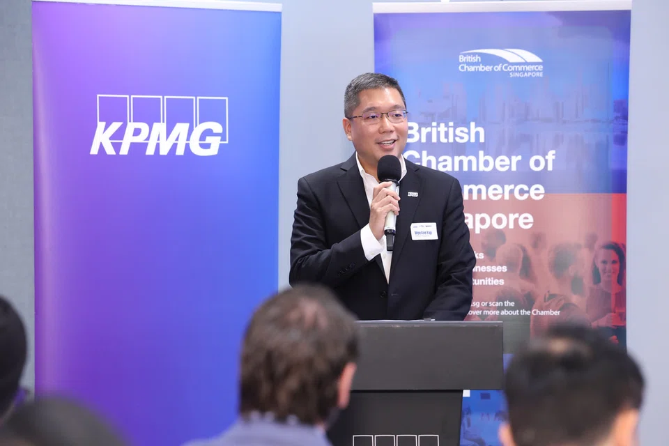 Rakan kongsi kumpulan pasaran modal KPMG di Singapura, Encik Yap Wee Kee, memberi ucapan di sesi perbincangan mengenai pelancaran JS-SEZ pada pagi 18 September di Asia Tower Square 2.