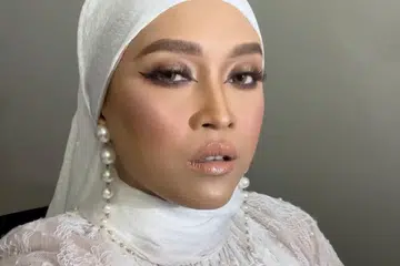 YAKIN PADA REZEKI: Fiza O akur rezeki itu datang dengan keikhlasan dan niat untuk menyampaikan sesuatu yang positif untuk dihadam ramai.