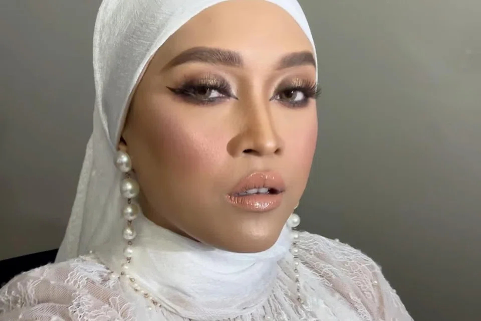 YAKIN PADA REZEKI: Fiza O akur rezeki itu datang dengan keikhlasan dan niat untuk menyampaikan sesuatu yang positif untuk dihadam ramai.
