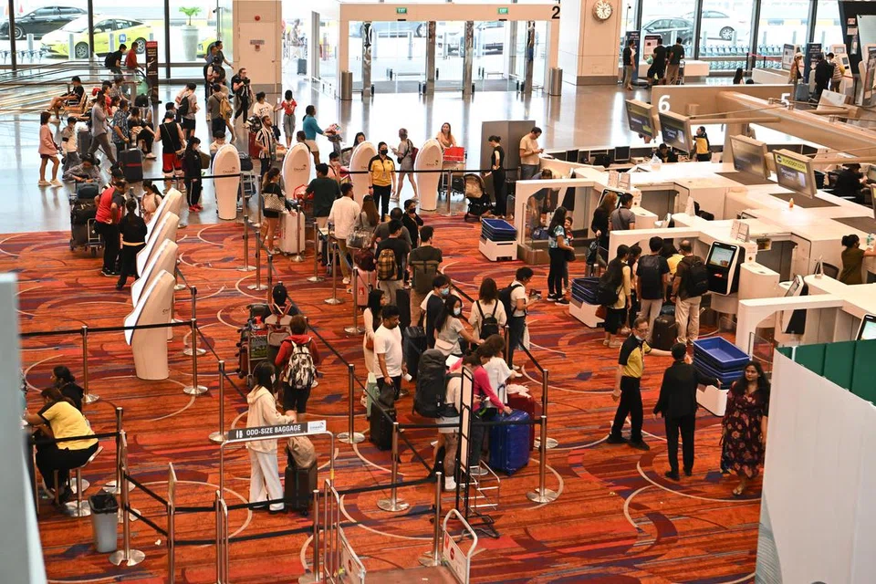 ANTARA PALING SIBUK: Menurut penyedia data penerbangan OAG Aviation, yang dikeluarkan pada 21 Disember, Lapangan Terbang Changi ialah lapangan terbang antarabangsa kelima paling sibuk di dunia pada 2023.