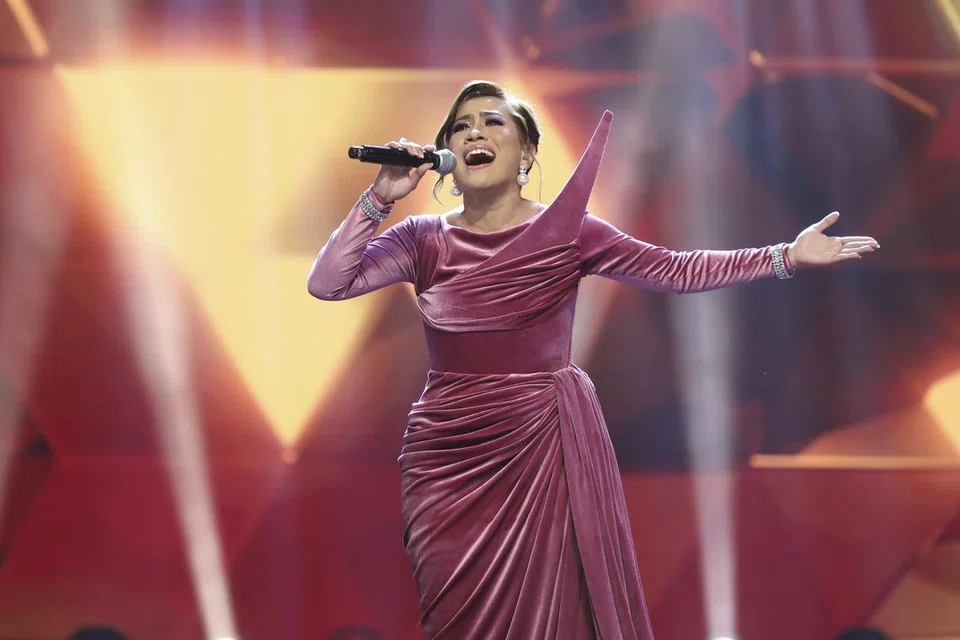 Sheila Abdull merupakan peserta yang senyap-senyap memenangi hati ramai selepas menunjukkan vokal mantap dalam dua persembahan minggu pertama dan kedua GV11.