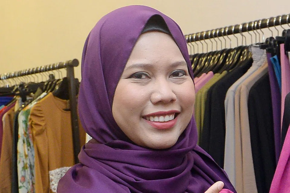  CIK AZRINA: Pernah dua kali memanfaatkan skim Bantuan Persiapan Pasaran (MRA).