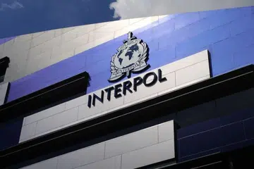 Notis merah merupakan permohonan kepada pihak berkuasa undang-undang serata dunia untuk menjejak dan memberkas seseorang sementara menantikan proses diekstradisi, diserahkan, atau dikenakan tindakan undang-undang lain.