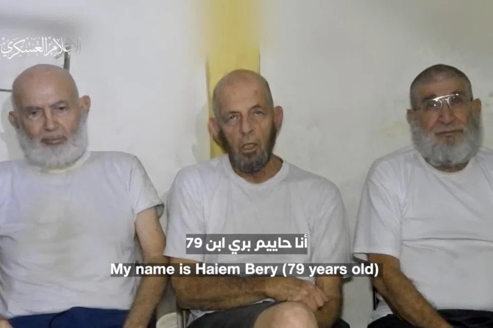 MOHON DIBEBASKAN TANPA SYARAT: Tiga tebusan warga emas Israel yang ditahan di Gaza mohon dibebaskan dalam video pendek yang dikeluarkan Hamas pada 18 Disember.