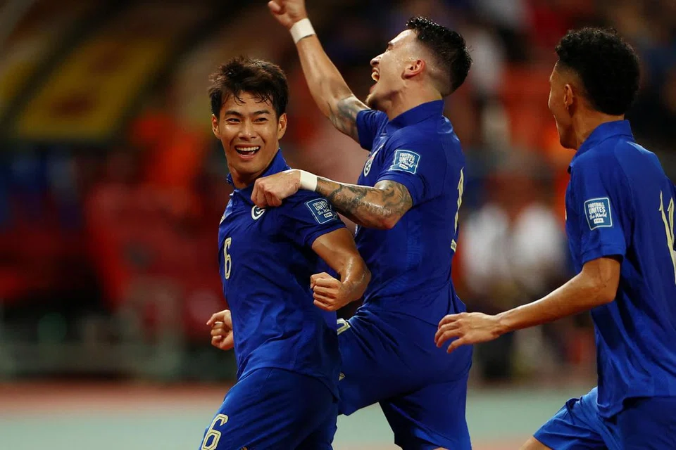 SARACH YOOYEN: Pemain tampan ini menjaringkan gol bagi Thailand dalam kekalahan 1-2 mereka kepada China. Beliau pantas bertindak mencari ruang di kawasan penalti lawan dan mempunyai sentuhan pertama yang hebat.  