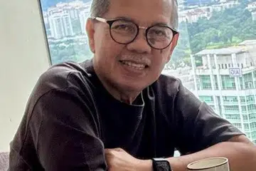 Rohman Munasip pernah menganggotai Sudut Penulis Perpustakaan Cawangan Toa Payoh. Cerpen dan skrip drama radionya memenangi Hadiah Sastera (Anugerah Persuratan 2001 dan 2011).Menghasilkan tujuh buku kumpulan puisi, cerpen, ulasan buku/cerpen dan skrip drama radio. Antaranya ‘Secangkir Ceritera’ (2011), ‘Cinta Seorang Sasterawan’ (2016) dan ‘Mencari Makna’ (2018).