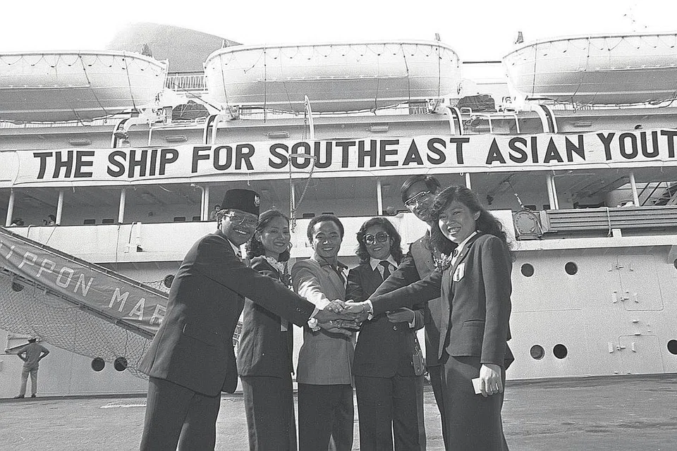 BELIA ASEAN BERSATU HATI: Foto ini dirakam pada 1981 dan memaparkan beberapa peserta daripada negara berbeza. - Foto fail