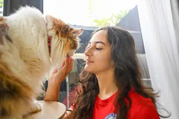 AKAN DIRINDUI: Penerima Biasiswa Luar Negara Unleash The Roar!, Kyra Taylor, bersama kucing kesayangannya, Pepper. 