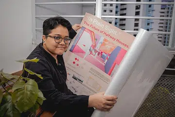 TEROKA FUNGSI MASYARAKAT REKAAN DALAMAN: Setelah menyaksikan sendiri kesulitan keluarga bekas banduan mengembalikan mereka ke pangkuan masyarakat, Cik Nur Amyra Mawan mengendalikan projek tahun kepujian 'In Plain Sight' untuk melihat fungsi ruang dalam menyepadukan kembali pesalah ke pangkuan masyarakat. - Foto BH oleh NUR DIYANA TAHA