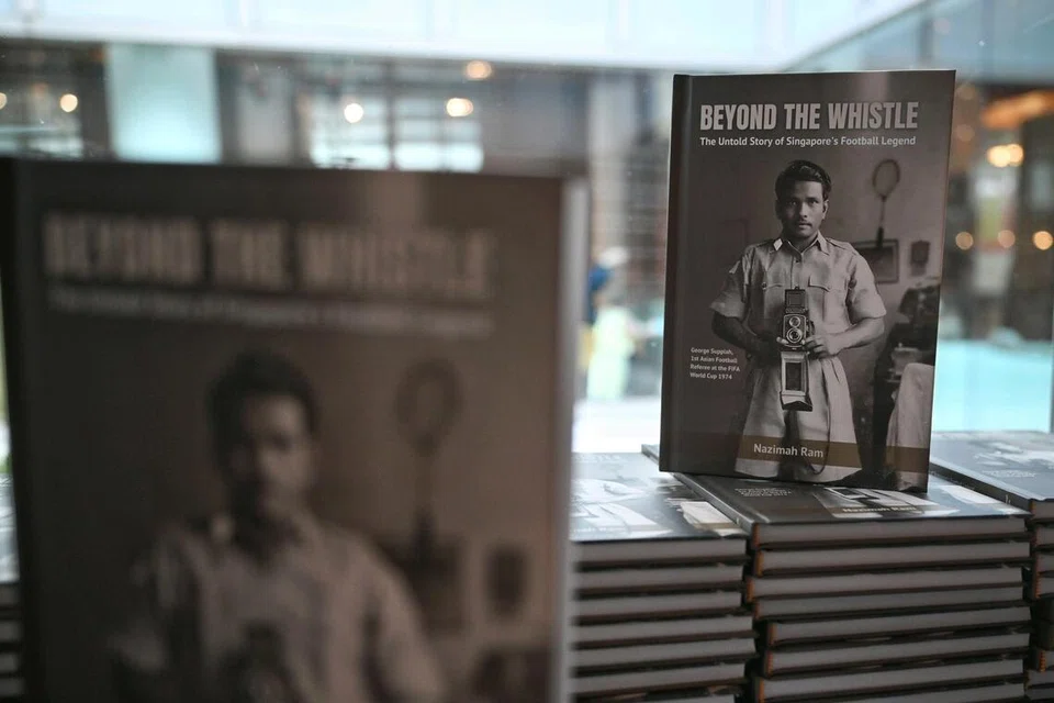Buku biografi Beyond the Whistle: The Untold Story of Singapore’s Football Legend yang dilancarkan bagi mengenang legasi serta perjalanan hidup mendiang George Suppiah.