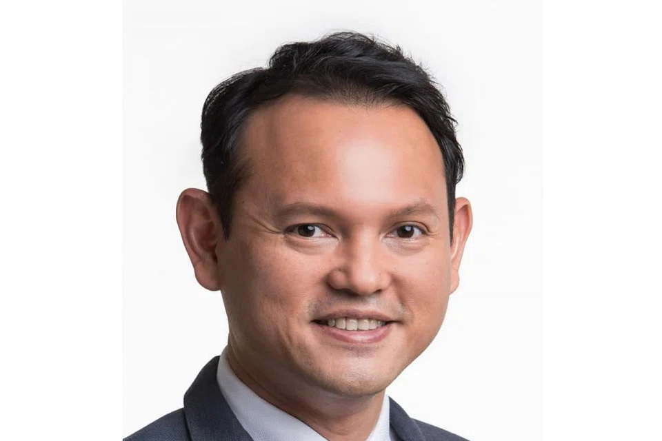 Menteri Kanan Negara (Tenaga Manusia merangkap Pertahanan), Encik Zaqy Mohamad.