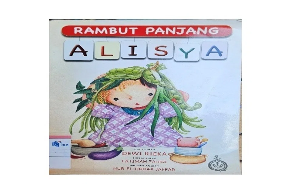 Rambut Panjang Alisya
Nombor Panggilan: J P DEW

Alisya ingin rambutnya seperti Ibu. Dia pun menggunting rambutnya sendiri. Selepas melihat gaya rambutnya yang baharu, Alisya menyesal. Dia mahu rambutnya panjang semula. Apakah yang harus Alisya lakukan?