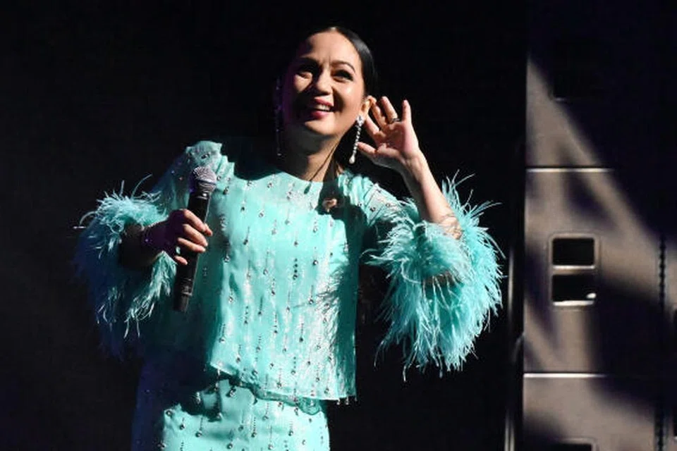SENTIASA MENGHIBURKAN: Datuk Sheila Majid sering memperkenalkan pembaharuan pada mahakarya yang beliau jana sejak album pertamanya muncul pada 1985.